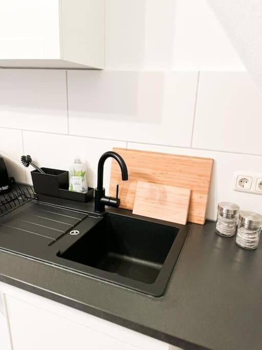 Modernes Apartment Mit Balkon Free Parking Netflix Целле Екстер'єр фото