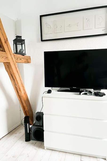Modernes Apartment Mit Balkon Free Parking Netflix Целле Екстер'єр фото